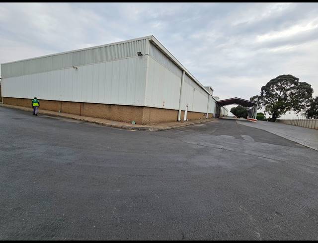25,000M² WAREHOUSE TO LET IN BOKSBURG EAST